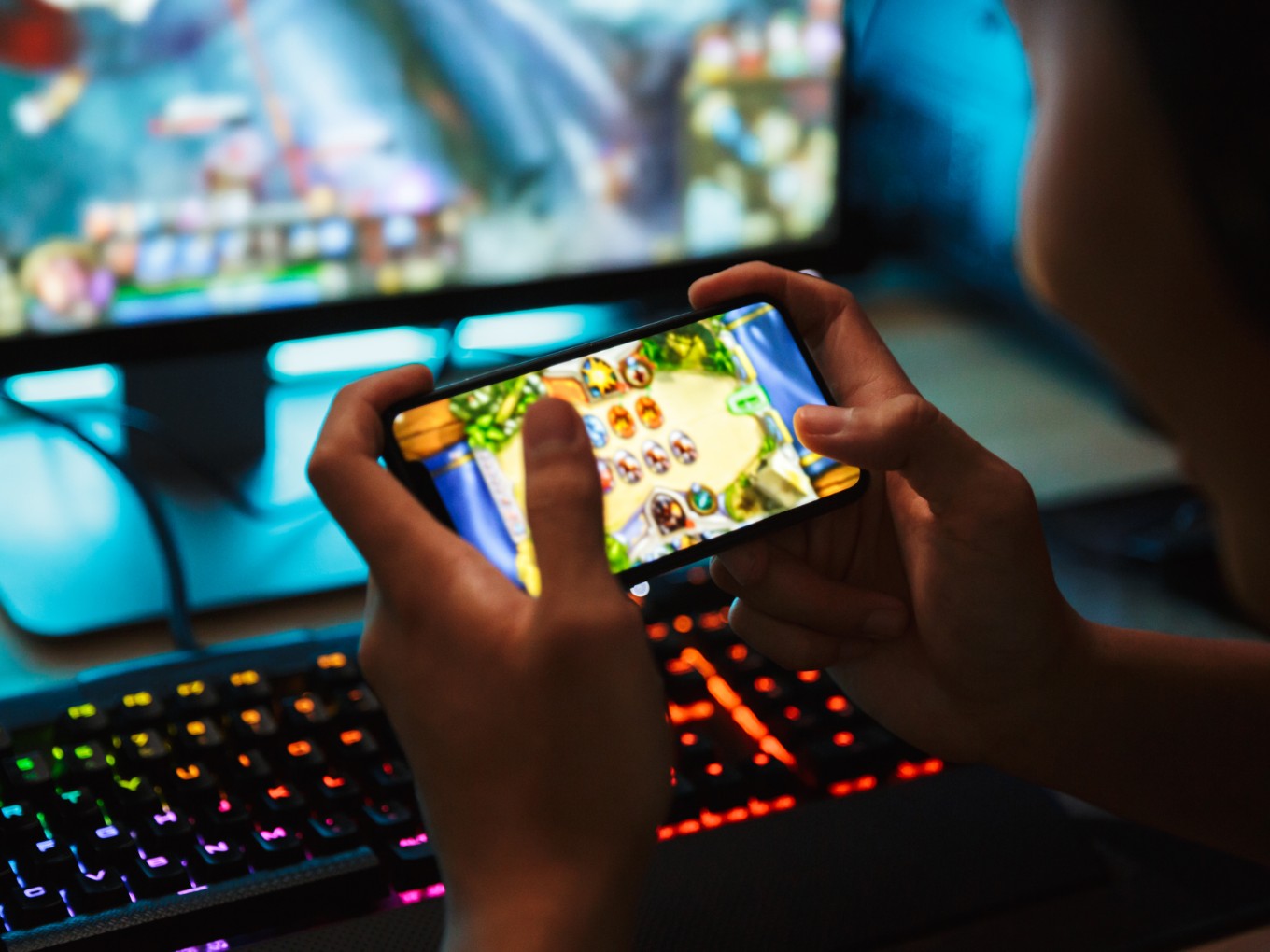 How much data does online gaming use?